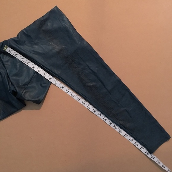 Onzie Snake Print Workout Leggings Size S/M - Picture 6 of 6